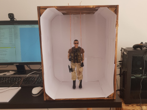 Spieler-Avatar steht in der Fotobox